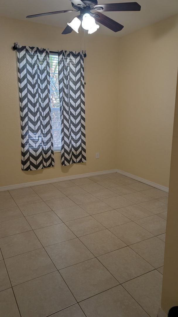 Building Photo - 3 Bedrooms 2 baths Immaculate condominium ...