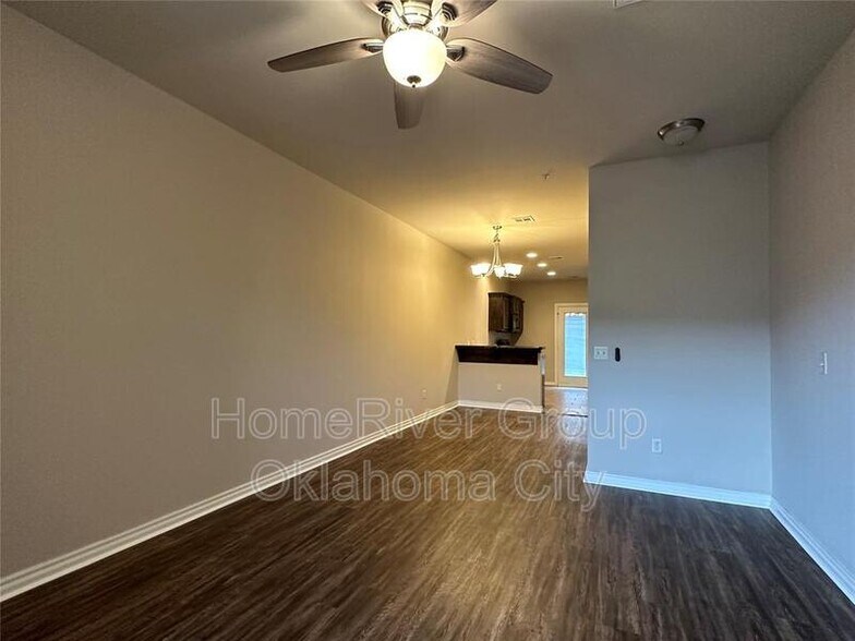 Building Photo - 926 SW 92nd St