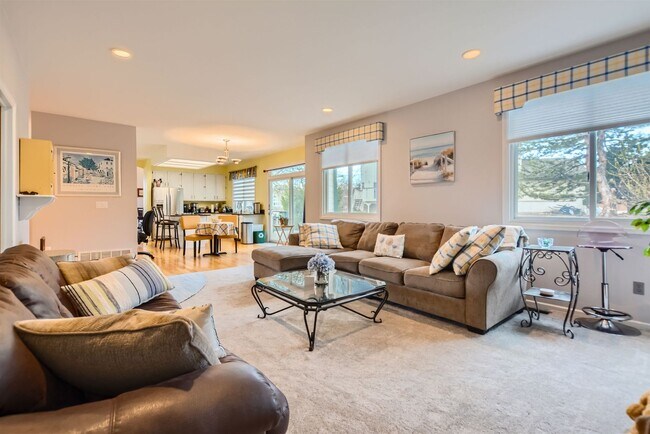 Building Photo - Spacious Haven: 4 BDR Home in Louisville, CO
