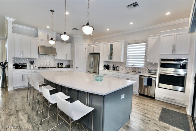 Building Photo - 8337 Promoso Ct