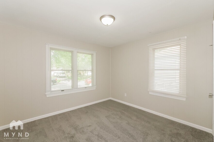 Building Photo - 2021 N Drexel Ave