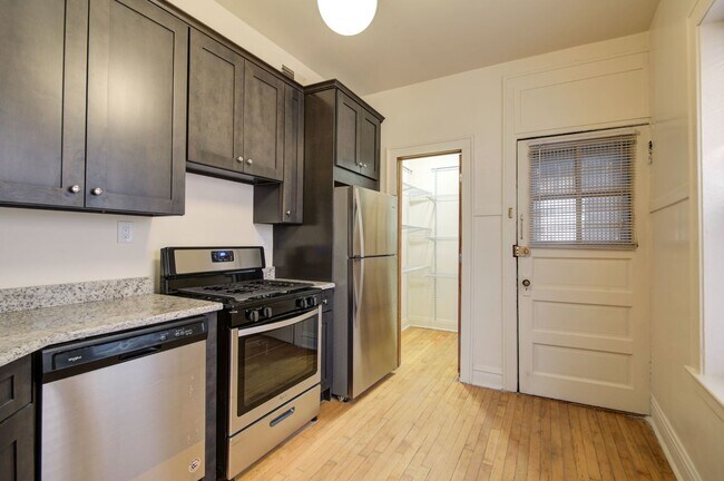 Building Photo - 2704 N Mildred Ave