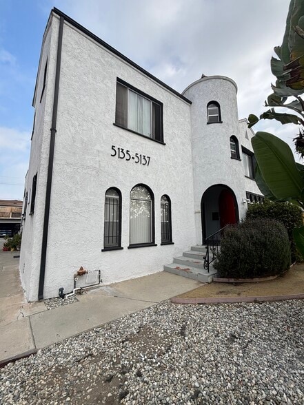 Primary Photo - 5137 1/2 W 21st St