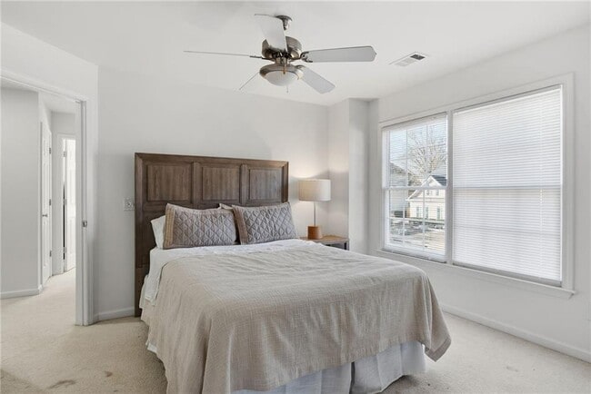 Building Photo - 2050 Willshire Glen