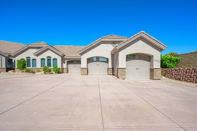 Building Photo - 1362 Pioneer Trail