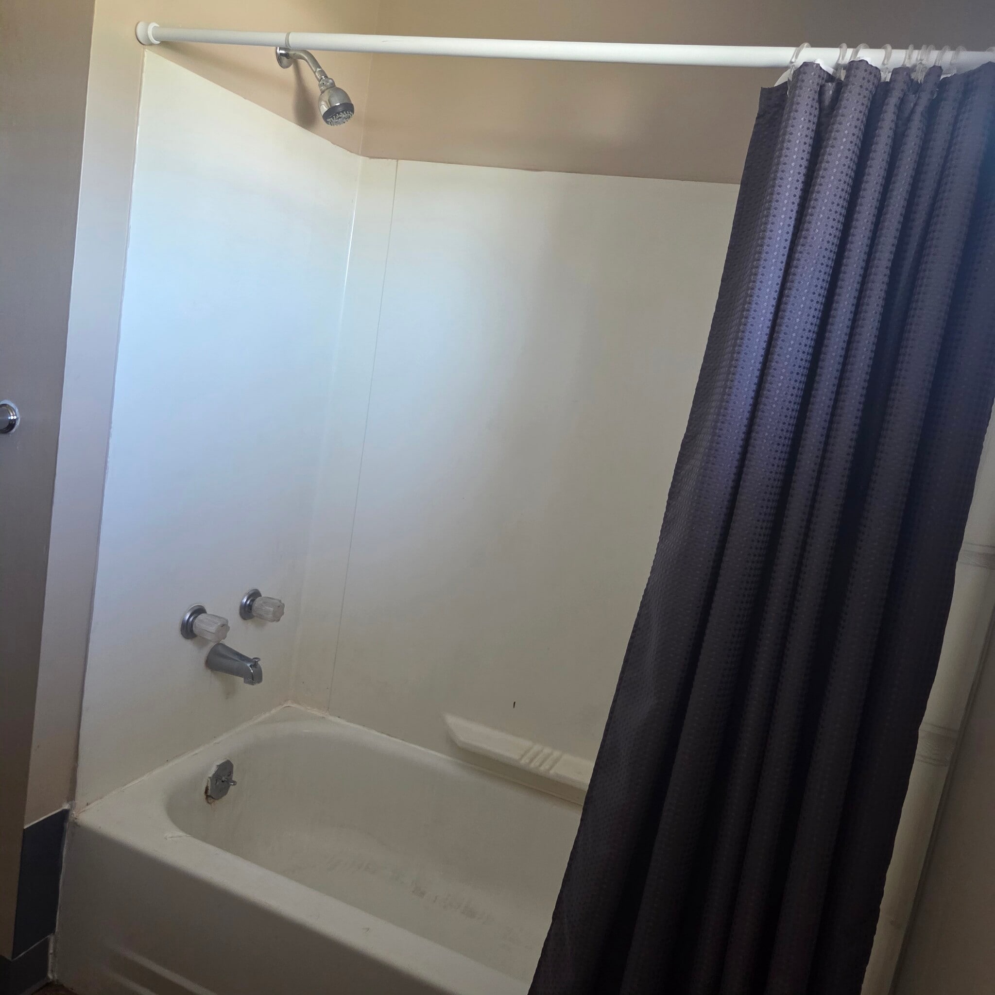 Shower/Bath - 245 Greenmeadow Dr