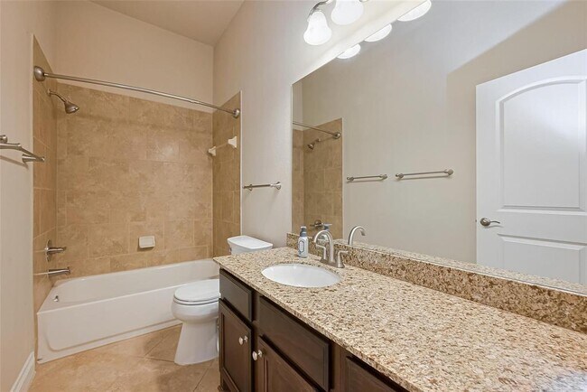 Building Photo - 2722 Park Oak Ct