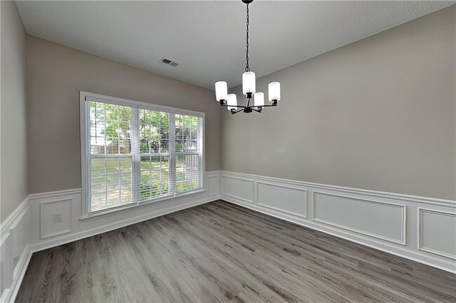 Building Photo - 2215 Traywick Chase