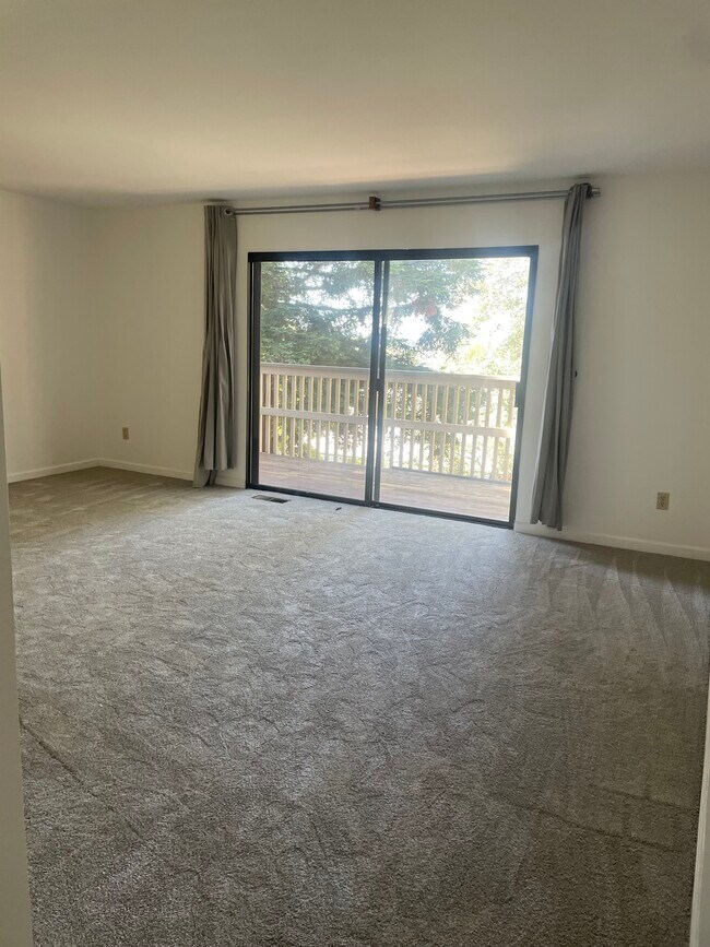 Building Photo - 24020 Janssen Ct