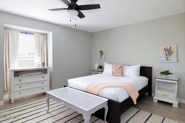 Building Photo - 3011 S Country Club Way