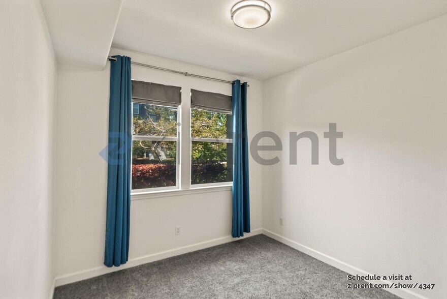 Building Photo - 960 Highland Terrace