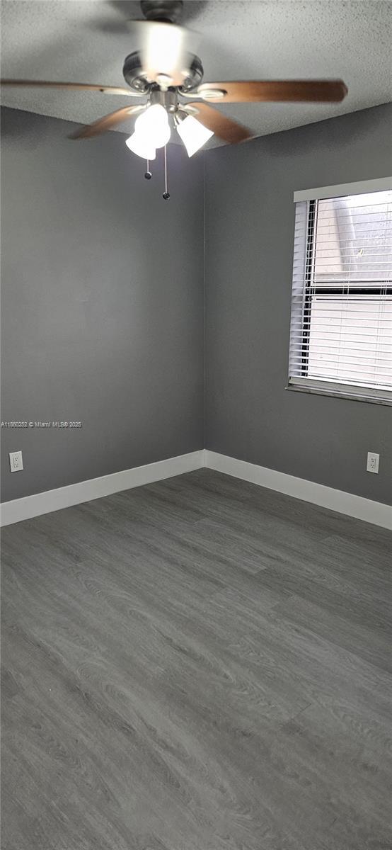 Building Photo - $3,300MONTHLY;862 NE 209TH ST #206 MIAMI, ...