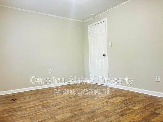 Building Photo - 905 Wilmouth St