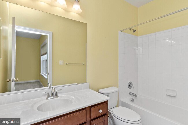 Building Photo - 15305 Sweetbay St