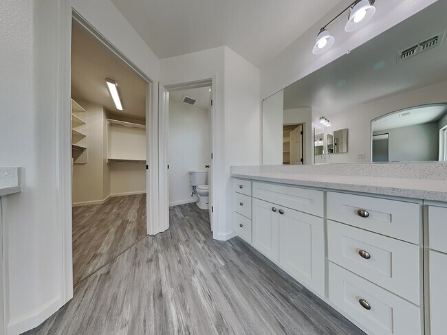 Building Photo - 8578 W Wing Dr