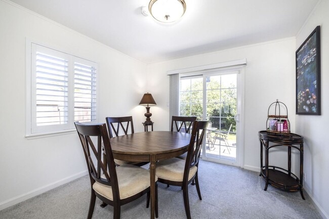 Building Photo - Lovingly Maintained 3 Bed, 1 Bath Home on Quiet Cul-de-Save