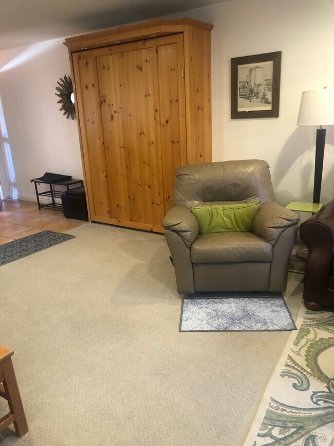 Queen Murphy bed available - 4303 E Cactus Rd