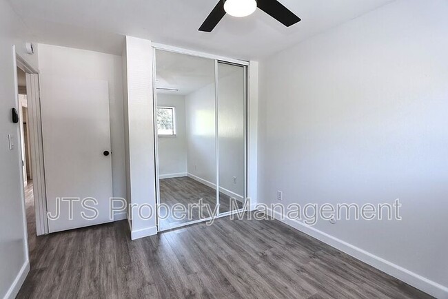 Building Photo - 9 Derow Ct