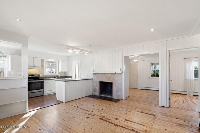 Building Photo - 2138 Riviera Pkwy