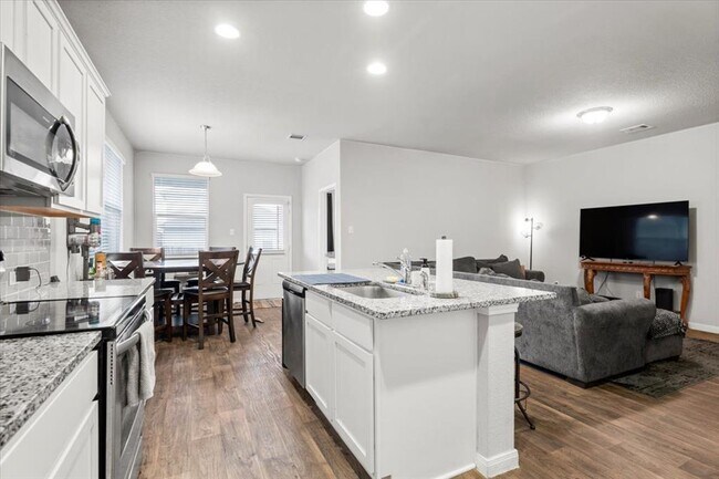 Building Photo - 129 Jubilee Dr