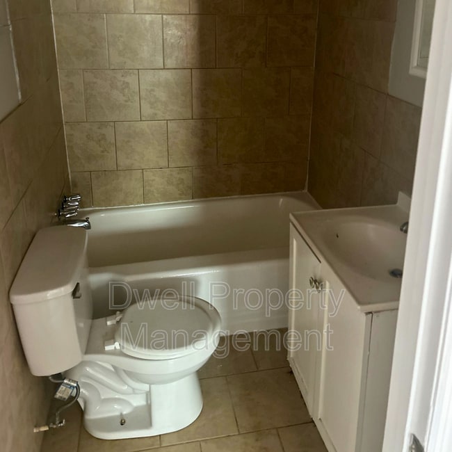 Building Photo - 2241 Woodward Ave