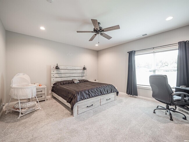 Building Photo - 3593 Sand Dr