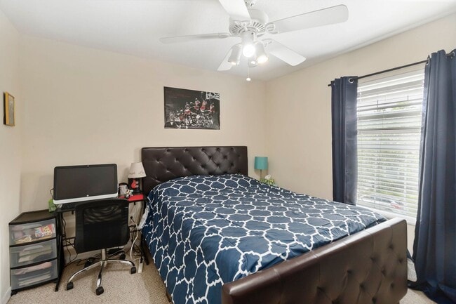 Building Photo - 3/2.5 Townhome W/ 2 Car Garage For Rent in the Highly Desirable Avalon Park Community