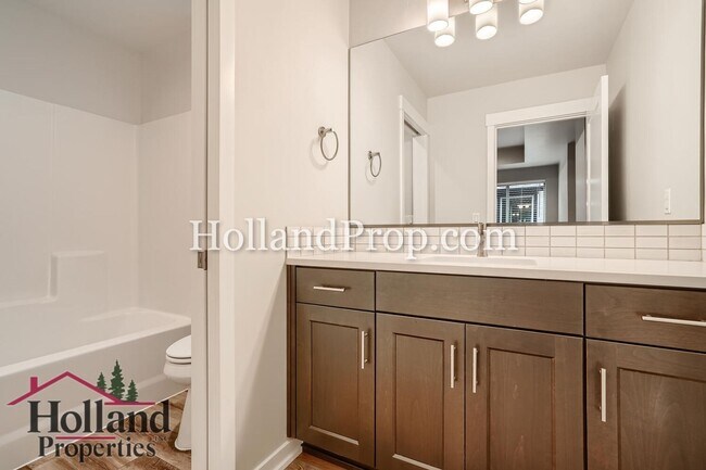 Building Photo - Brand-New Luxury Living Near Butternut Creek Park!