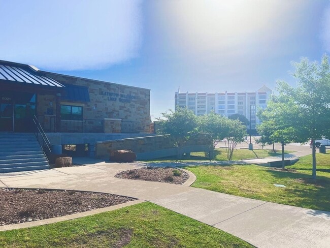 Building Photo - Charming Condo in Established Community of...