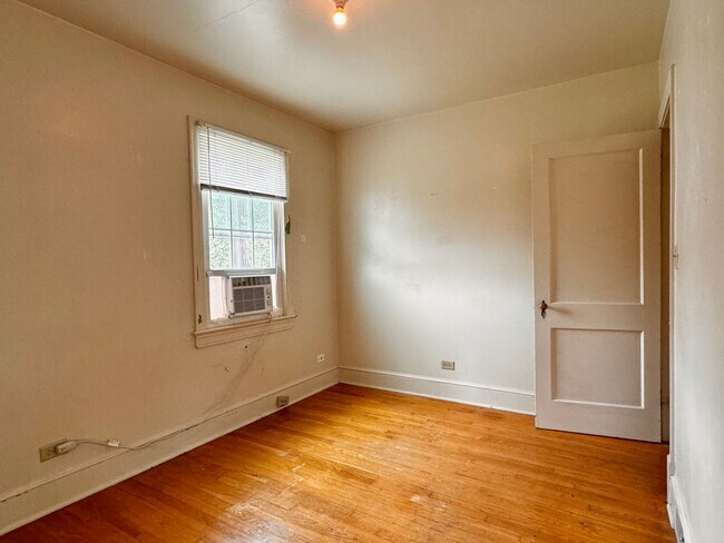 Building Photo - 1505 Broad Ave