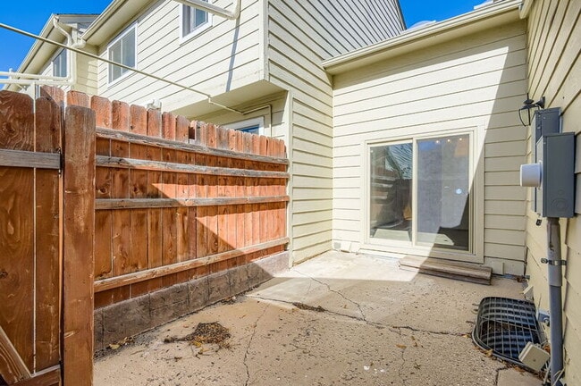 Building Photo - 7663 S Cove Cir