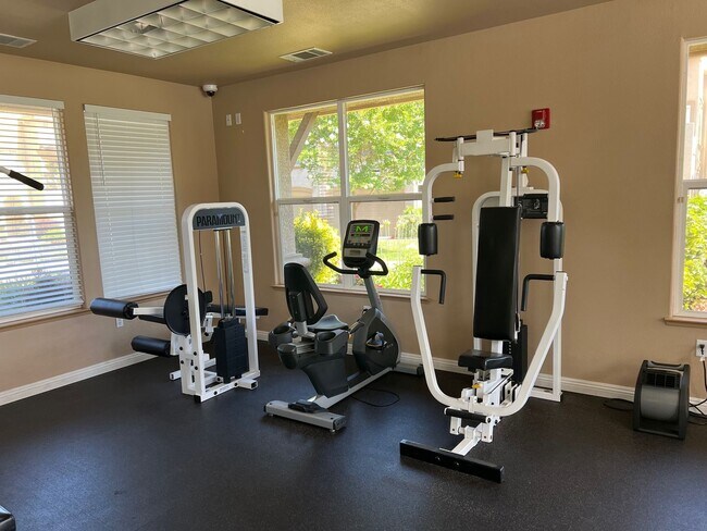 Building Photo - Luxury Condo in Natomas!