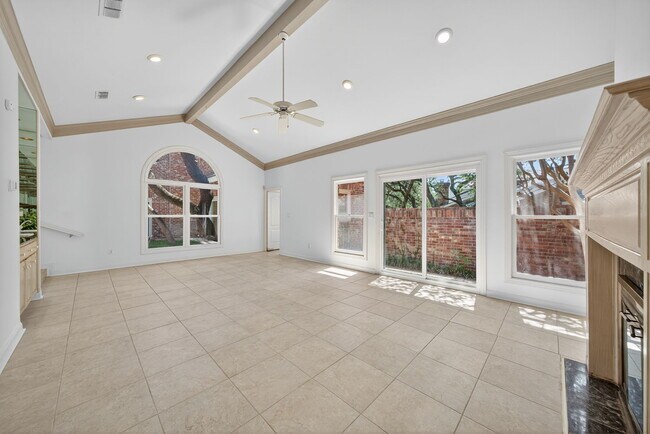 Building Photo - 1 Villa Bonita