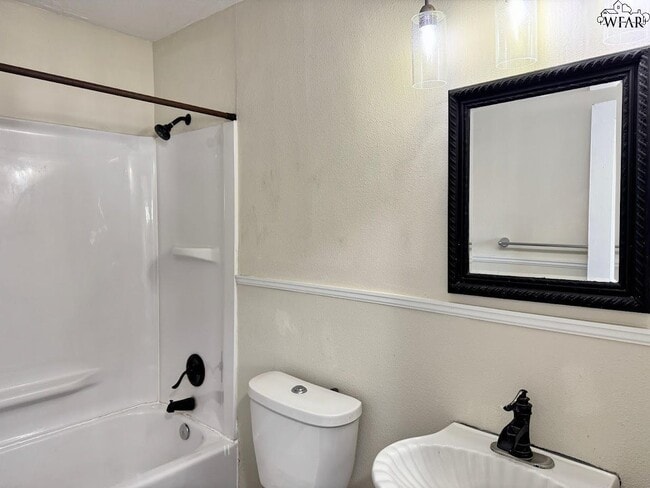 Building Photo - 1627 Oceola Ave