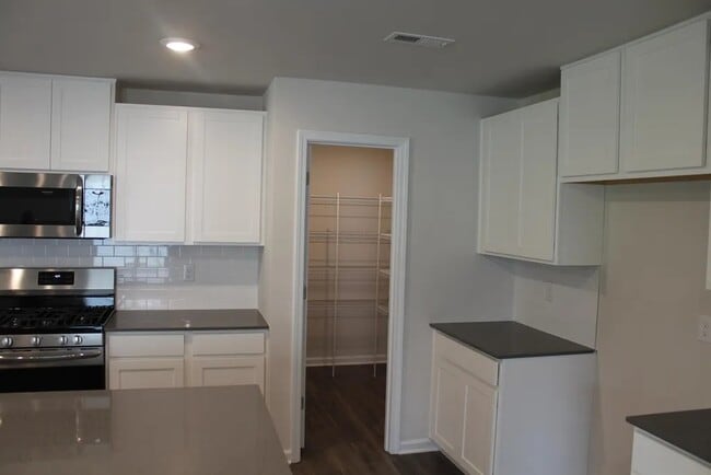 Building Photo - 1537 Woodhouse Dr