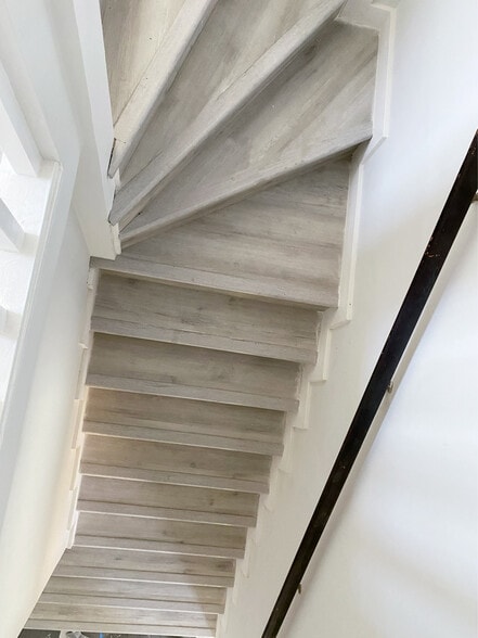 Building Photo - 25612 Lucille Ave