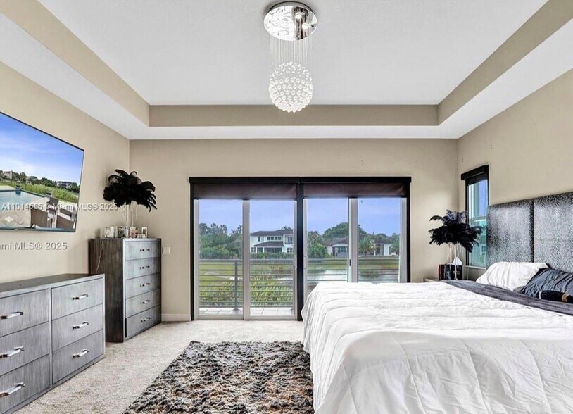 Building Photo - 6804 N Stillwater Shores Dr