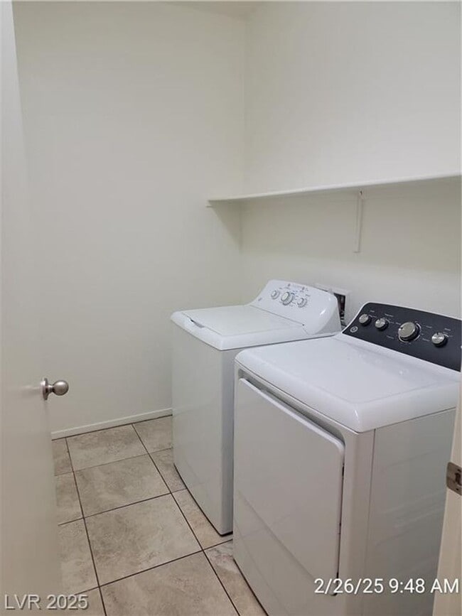 Building Photo - LOCATED JUST MINUTES FROM NELLIS AFB IN GU...