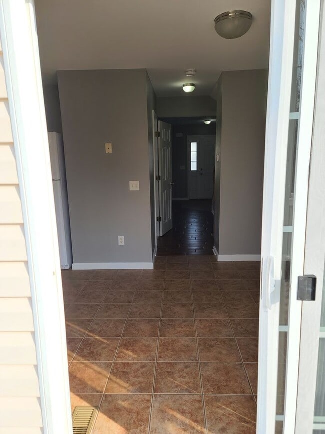 Building Photo - 3 Bedroom Townhome for Rent in Waynesboro