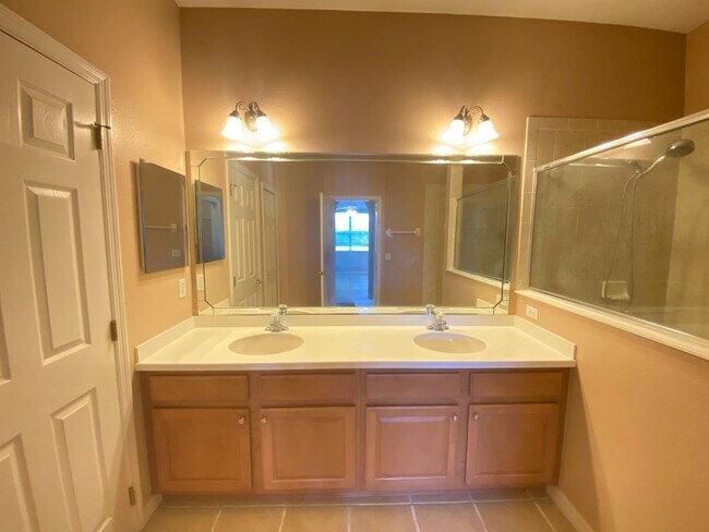 Building Photo - 9435 Myrtle Creek Ln