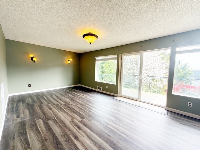 Building Photo - 924 Shorewood Dr