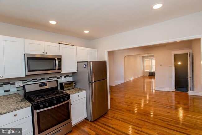 Building Photo - 6228 Erdrick St