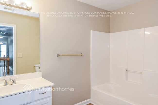 Building Photo - 262 Birchmore Walk