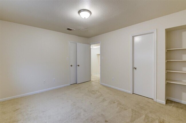 Building Photo - 3229 Hirschfield Rd