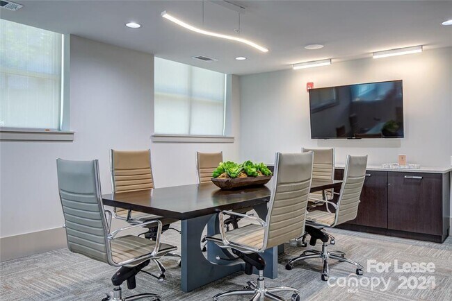 Building Photo - 905 Kenilworth Ave