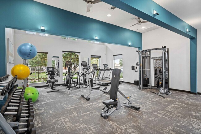 Building Photo - Spacious 1-Bed Homes in the Galleria Area!