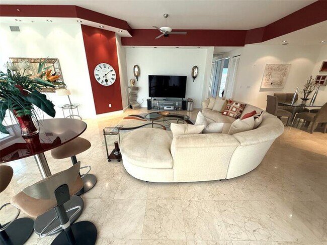 Building Photo - 3210 NE 5th St