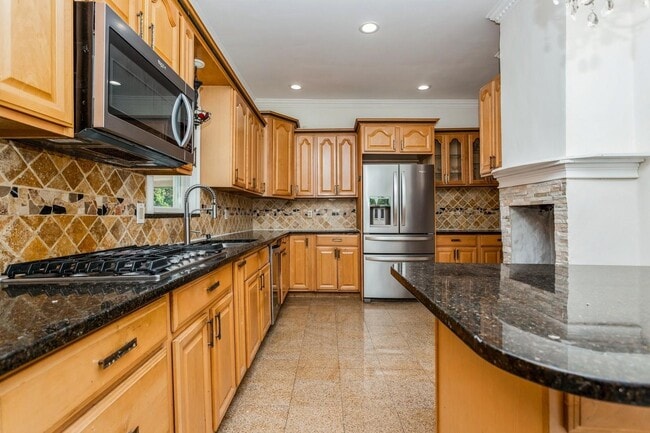 Building Photo - 24 Kress Ave