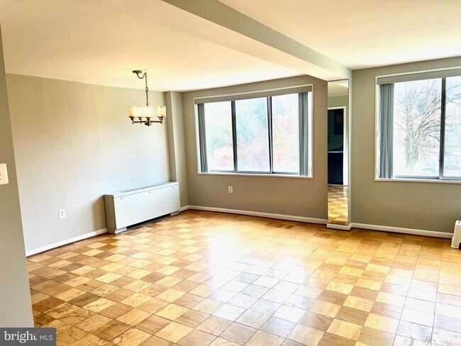 Building Photo - 10201 Grosvenor Pl