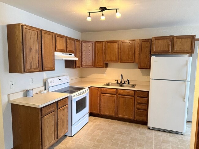 Building Photo - County Farm - 4180/4182